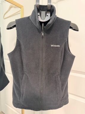 Columbia Women's Black Fleece Vest